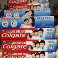高露洁牙膏90克toothpaste